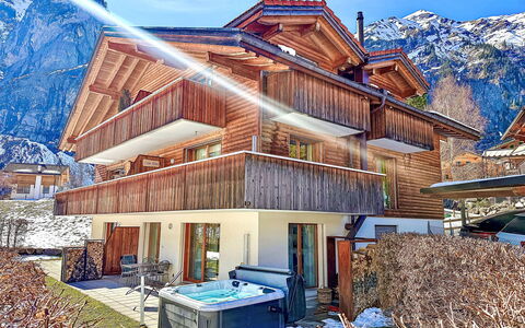 Bergluft: Huis, Huis, Dak, Verblijf, Dorp, Sneeuw, Winter, Balkon, Eco Hotel, Bergdorp
