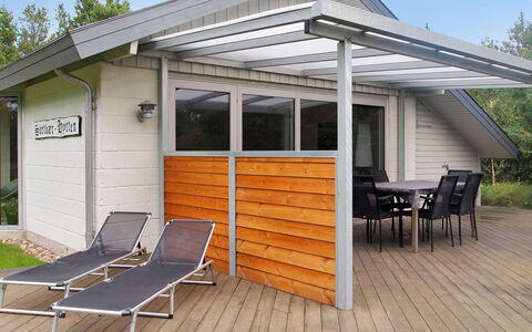 Manko - 1Km from the Sea: Hout, Buitenmeubels, Deur, Outdoor Structuur, Garden Gebouwen, Schuur, Veranda, Siding, Dek, Schaduw