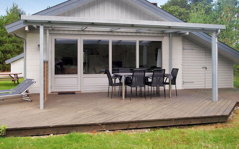 Manko - 1Km from the Sea: Hout, Veranda, Huis, Deur, Dek, Verblijf, Hardwood, Schaduw, Beits, Siding