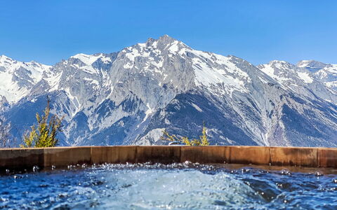 Chalet Gerritsen: Lucht, Water, Berg, Sneeuw, Natuurlijk Landschap, Boom, Hoogland, Helling, Meer, Ijskap