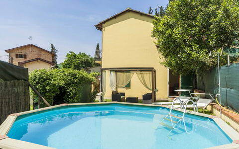 Camaiore House With Pool, La Casa Dei Ricci: Water, Eigendom, Gebouw, Fabriek, Groen, Zwembad, Azure, Schaduw, Boom, Interieur Ontwerp