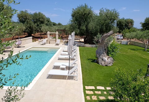 Terra Mater: Zwembad, Buitenmeubels, Toevlucht, Tuin, Flagstone, Landgoed, Landscaping, Backyard, Hacienda, Schaduw