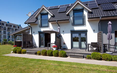 Nemo: Dak, Huis, Huis, Woongebied, Verblijf, Siding, Deur, Luifel, Landgoed, Boerderij