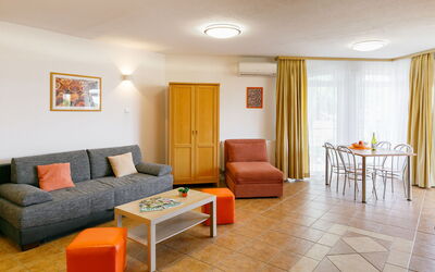 Accommodatie:&nbsp;Charlie 101.1