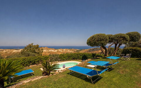 Villa Acquaro, Santa Caterina Dello Ionio, Pool, A: Blauw, Struik, Landschap, Zwembad, Toevlucht, Buitenmeubels, Tuin, Landscaping, Schaduw, Eco Hotel
