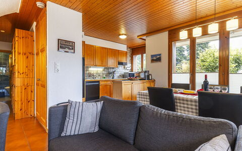 Pavillons a: Meubilair, Eigendom, Bankstel, Verlichting, Interieur Ontwerp, Hout, Woonkamer, Verdieping, Comfort, Flooring