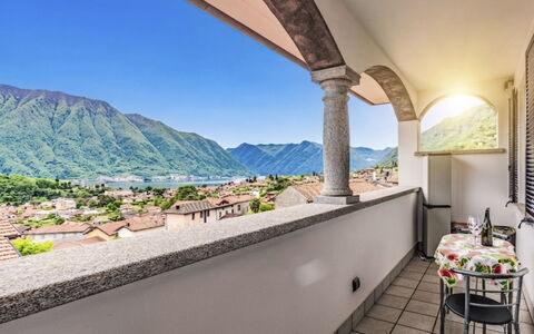 Nonna Grazia: Bergachtig Landvormen, Berg, Heuvel, Plafond, Bergketen, Heuvel Station, Vallei, Alpen, Balkon, Ridge