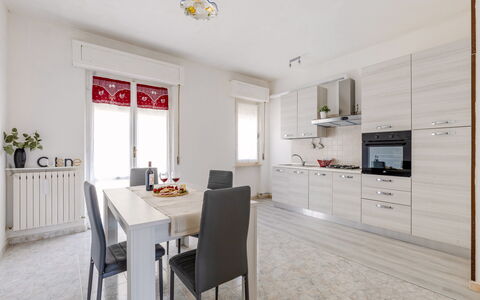 Maison Loreto: Meubilair, Tafel, Venster, Cabinetry, Stoel, Gebouw, Hout, Interieur Ontwerp, Kamerplant
