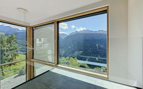 Skyline Retreat: Glas, Plafond, Daylighting, Balkon, Eco Hotel