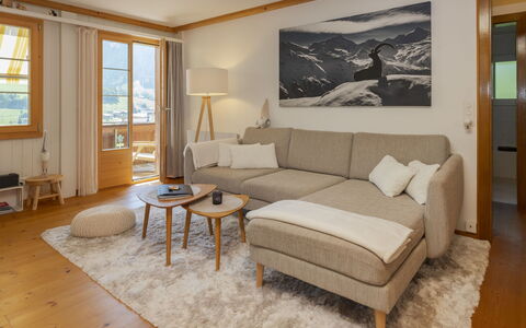 Chalet Anita: Meubilair, Hout, Interieur Ontwerp, Bankstel, Flooring, Woonkamer, Verdieping, Appartement, Huis, Kamer