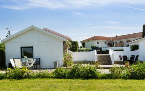 Mikkeline - 575M to the Fjord: Hout, Dak, Architectuur, Huis, Huis, Verblijf, Siding, Hardwood, Helling, Landgoed