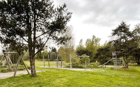 Annastasia - 400M from the Sea: Bergachtig Landvormen, Berg, Heuvel, Bergketen, Heuvel Station, Menselijke Nederzetting, Stedelijk Ontwerp, Alpen, Vallei, Top