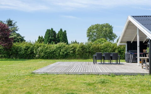 Guthmund - 400M from the Sea: Meubilair, Interieur Ontwerp, Flooring, Verdieping, Plafond, Kamer, Stoel, Tafel, Appartement, Keuken En Eettafel