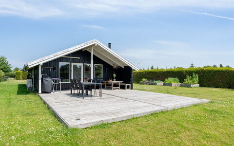 Guthmund - 400M from the Sea: Meubilair, Interieur Ontwerp, Flooring, Verdieping, Plafond, Kamer, Stoel, Tafel, Appartement, Keuken En Eettafel