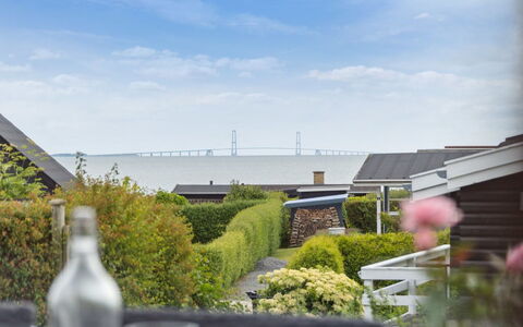 Diddi - 170M from the Sea: Hout, Huis, Veranda, Dek, Hardwood, Dak, Beits, Houten Vloer, Eco Hotel