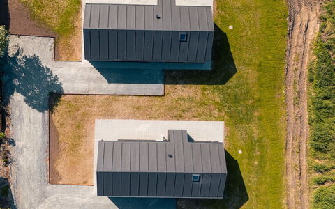Henryk - 75M from the Sea: Hout, Dak, Architectuur, Huis, Huis, Verblijf, Siding, Hardwood, Helling, Landgoed