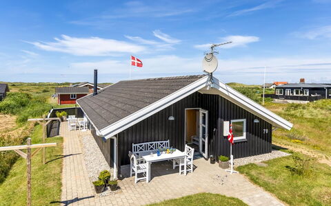 Hariet - 300M from the Sea: Thatching, Verblijf, Huis, Dak, Huis, Boerderij, Hut, Landgoed, Dorp