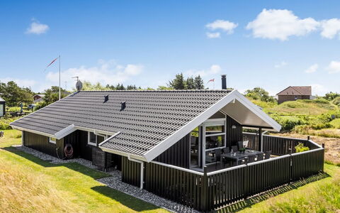 Hariet - 300M from the Sea: Thatching, Verblijf, Huis, Dak, Huis, Boerderij, Hut, Landgoed, Dorp