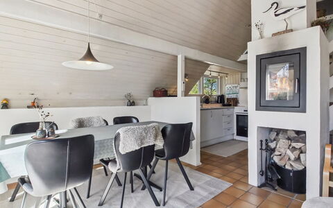 Efimija - 1.4Km from the Sea: Meubilair, Buitenmeubels, Tableware, Tafel, Drinkware, Stoel, Buitentafel, Voedsel, Fles