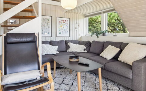 Efimija - 1.4Km from the Sea: Meubilair, Buitenmeubels, Tableware, Tafel, Drinkware, Stoel, Buitentafel, Voedsel, Fles