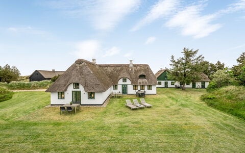 Wandrath - 2Km from the Sea: Huis, Dak, Huis, Verblijf, Schuur, Garden Gebouwen, Siding, Werf, Blokhut, Hut