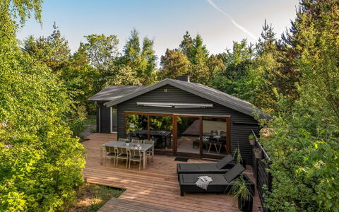 Hilde - 350M to the Fjord: Hout, Dak, Architectuur, Huis, Huis, Verblijf, Siding, Hardwood, Helling, Landgoed