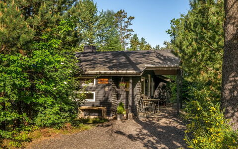 Hilde - 350M to the Fjord: Hout, Dak, Architectuur, Huis, Huis, Verblijf, Siding, Hardwood, Helling, Landgoed