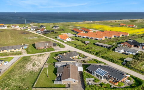 Mads - 400M from the Sea: Woongebied, Vogelperspectief, Land Lot, Luchtfotografie, Voorstad, Landgoed, Stock Fotografie