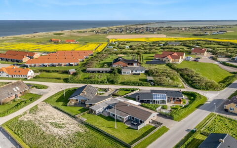 Mads - 400M from the Sea: Woongebied, Dak, Huis, Vogelperspectief, Huis, Landschap, Luchtfotografie, Land Lot, Voorstad, Plain