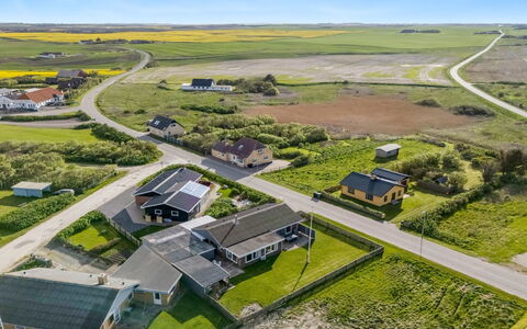 Mads - 400M from the Sea: Plain, Vogelperspectief, Landschap, Woongebied, Huis, Luchtfotografie, Dak, Ecoregio, Land Lot, Landelijk Gebied