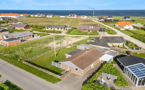 Mads - 400M from the Sea: Woongebied, Dak, Huis, Huis, Architectuur, Vogelperspectief, Landschap, Land Lot, Voorstad, Plain