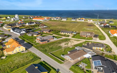 Mads - 400M from the Sea: Woongebied, Vogelperspectief, Landschap, Luchtfotografie, Buurt, Huis, Voorstad, Dak, Land Lot, Huis