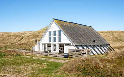Luzy - 75M from the Sea