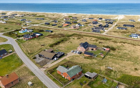 Hilppa - 400M from the Sea: Hout, Huis, Veranda, Dek, Hardwood, Dak, Beits, Houten Vloer, Eco Hotel