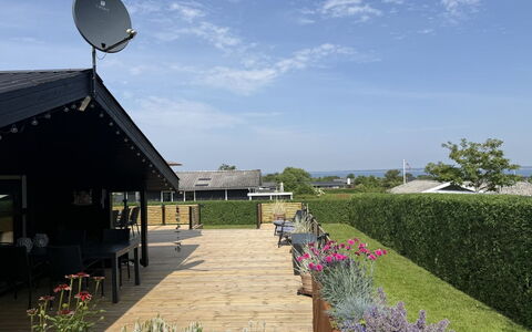 Ofrath - 350M to the Fjord: Dak, Huis, Land Lot, Verblijf, Schaduw, Tuin, Veranda, Werf, Landscaping, Landgoed