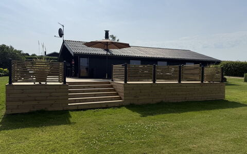 Ofrath - 350M to the Fjord: Lucht, Dak, Architectuur, Verblijf, Land Lot, Huis, Plain, Schaduw, Garden Gebouwen, Siding