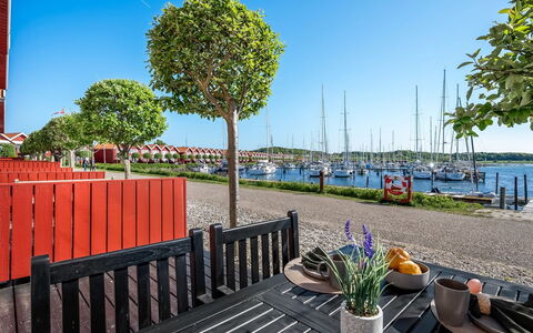 Ethly - 10M from the Sea: Dak, Huis, Deur, Verblijf, Schaduw, Siding, Werf, Landgoed, Backyard