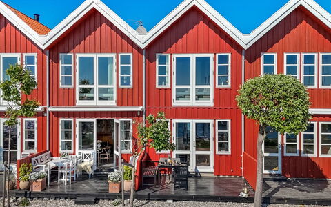 Ethly - 10M from the Sea: Dak, Huis, Deur, Verblijf, Schaduw, Siding, Werf, Landgoed, Backyard