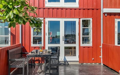 Ethly - 10M from the Sea