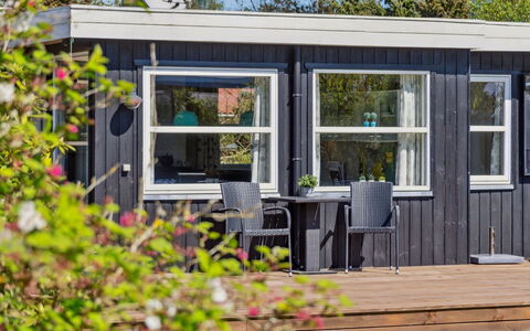 Ønd - 600M from the Sea: Keuken, Countertop, Toestel Van De Keuken, Flooring, Cabinetry, Interieur Ontwerp, Major Appliance, Verdieping, Huis, Meubilair