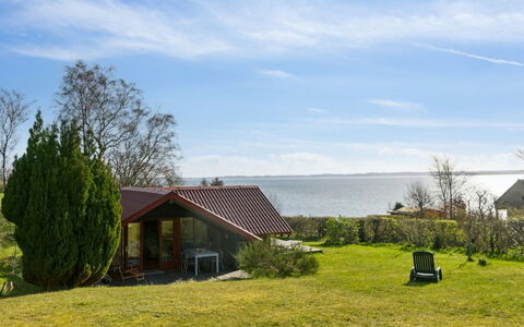 Asel - 25M from the Sea: Dak, Huis, Deur, Verblijf, Schaduw, Siding, Werf, Landgoed, Backyard