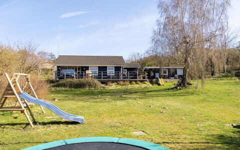 Usbjorn - 500M from the Sea: Gras, Land Lot, Plain, Landelijk Gebied, Verblijf, Gazon, Schaduw, Werf, Tuin, Backyard