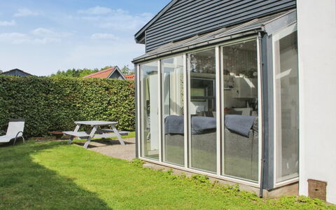 Milrid - 100M from the Sea: Deur, Huis, Dak, Verblijf, Home Deur, Schaduw, Veranda, Siding, Stoel, Werf