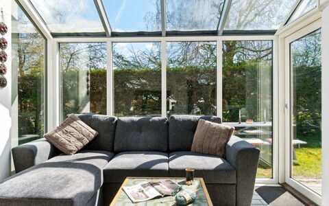Milrid - 100M from the Sea: Interieur Ontwerp, Bankstel, Meubilair, Huis, Woonkamer, Plafond, Stoel, Kamerplant, Daylighting