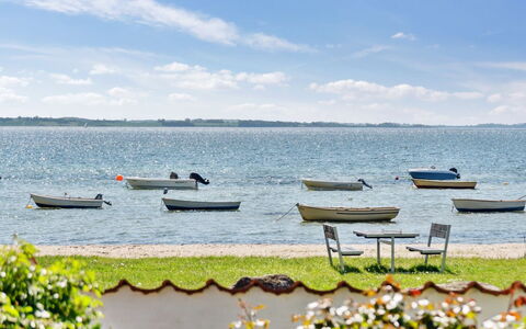 Michel - 25M from the Sea: Lucht, Blauw, Water, Zwemwater, Horizon, Zee, Kust En Oceanic Landvormen, Kust, Oceaan, Watercraft