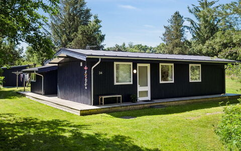 Aleta - 600M from the Sea: Huis, Huis, Deur, Dak, Verblijf, Landgoed, Tuin, Schaduw, Siding, Werf