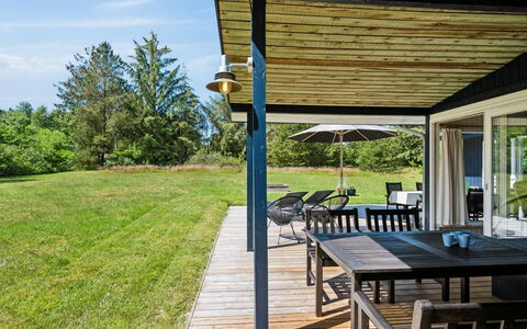 Aleta - 600M from the Sea: Huis, Huis, Deur, Dak, Verblijf, Landgoed, Tuin, Schaduw, Siding, Werf