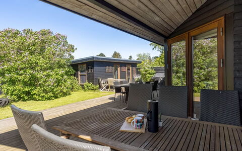 Gligorij - 450M from the Sea: Meubilair, Interieur Ontwerp, Flooring, Verdieping, Plafond, Kamer, Stoel, Tafel, Appartement, Keuken En Eettafel