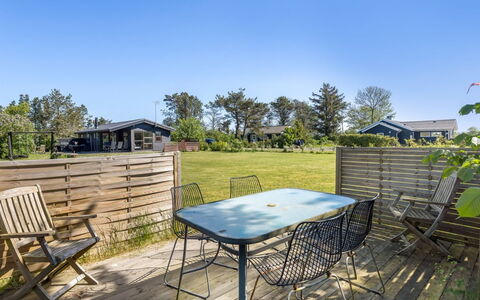 Gligorij - 450M from the Sea: Meubilair, Interieur Ontwerp, Flooring, Verdieping, Plafond, Kamer, Stoel, Tafel, Appartement, Keuken En Eettafel