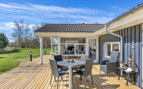 Anastaja - 550M from the Sea: Blauw, Struik, Verblijf, Groundcover, Tuin, Landgoed, Schaduw, Landscaping, Boerderij, Eco Hotel